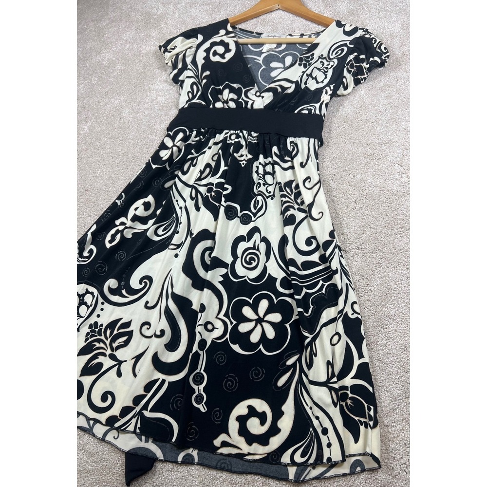 Y2K Black White Floral Dress Short Sleeve V Neck S BOHO Fit & Flare Retro - Picture 2 of 10